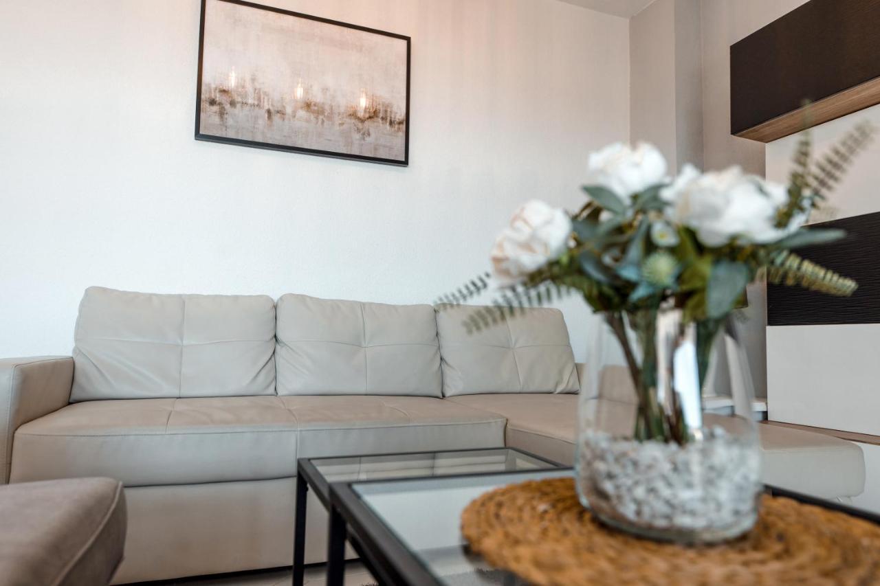 Spacious 2-Bedroom Apartment With Free Parking Sitio de Calahonda Exterior foto